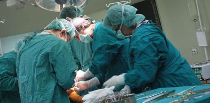 Bivši ruski vojnik ubio plastičnog hirurga jer mu se nije dopalo kako ga je operisao Bivši ruski vojnik ubio plastičnog hirurga jer mu se nije dopalo kako ga je operisao