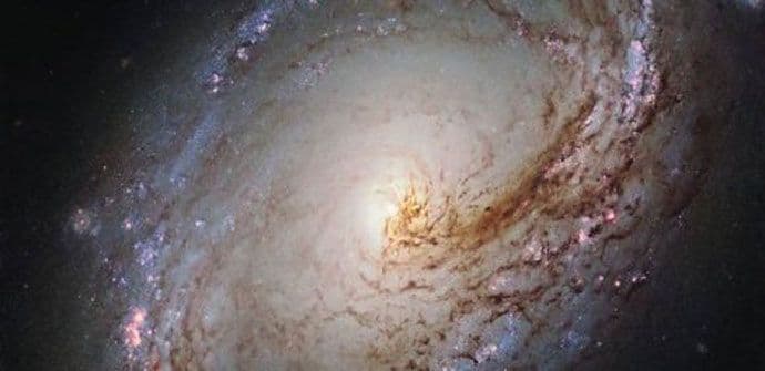 Svemirski teleskop do detalja prikazao spiralnu galaksiju Svemirski teleskop do detalja prikazao spiralnu galaksiju