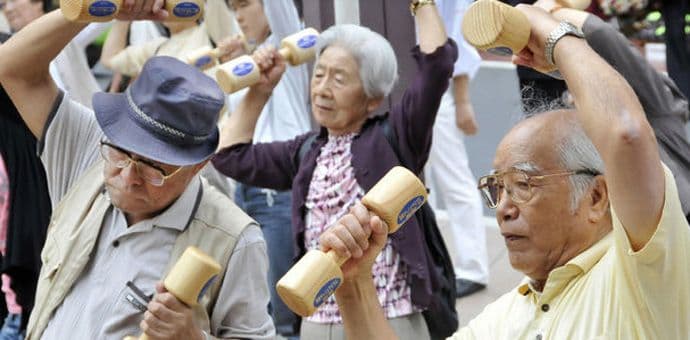 U Japanu više od 60.000 stogodišnjaka U Japanu više od 60.000 stogodišnjaka