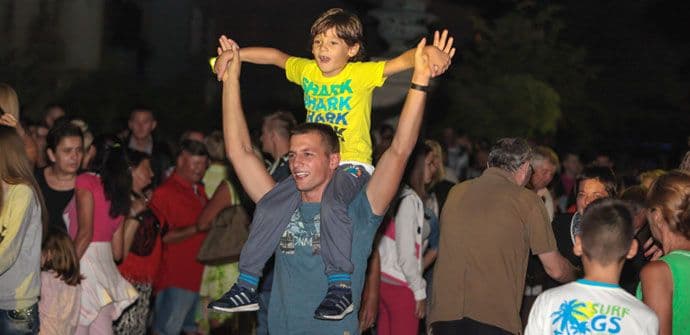 Riječka noć okupila više hiljada posjetilaca Riječka noć okupila više hiljada posjetilaca