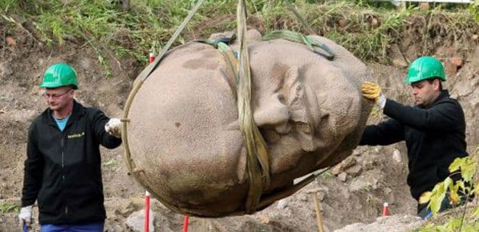 Berlin: Iskopana glava Lenjinove statue Berlin: Iskopana glava Lenjinove statue