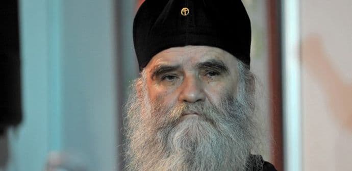 Da li mitropolit Amfilohije ozbiljno prijeti ratom - ili se šali? Da li mitropolit Amfilohije ozbiljno prijeti ratom - ili se šali?