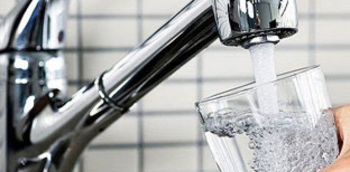 Dobra zarada od preprodaje vode Dobra zarada od preprodaje vode