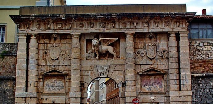 Pao sa zidina u Zadru i poginuo Pao sa zidina u Zadru i poginuo