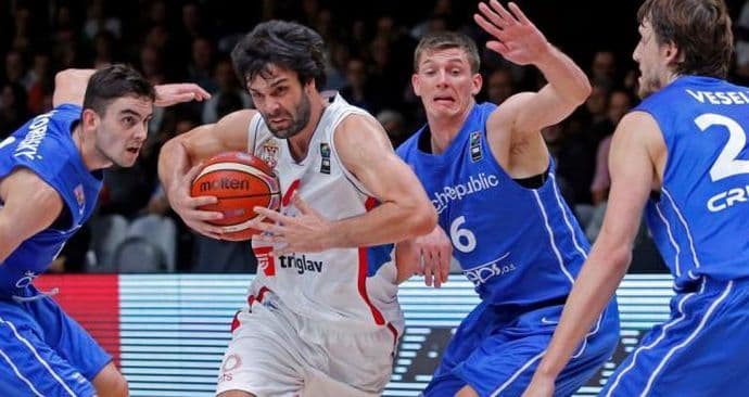 Proglašeni najbolji igrači van NBA lige Proglašeni najbolji igrači van NBA lige