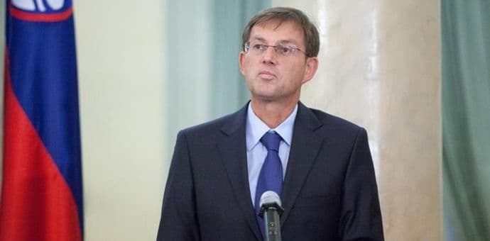 Slovenija suspendovala "šengen" i vratila kontrole na granicu s Mađarskom Slovenija suspendovala "šengen" i vratila kontrole na granicu s Mađarskom