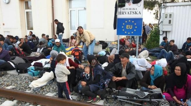 HRVATSKA: Za 24 sata ušlo preko pet hiljada izbjeglica HRVATSKA: Za 24 sata ušlo preko pet hiljada izbjeglica