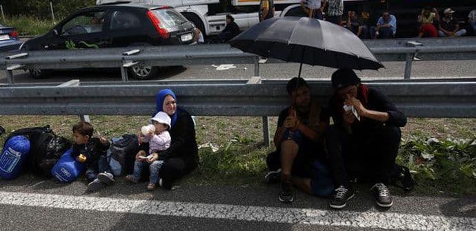 Novi put do Hrvatske, izbjeglice voze do Bezdana Novi put do Hrvatske, izbjeglice voze do Bezdana