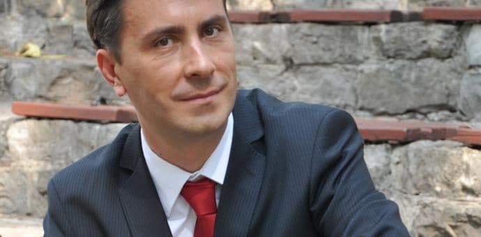 RAZOTKRIVANJE - Nemanja PAVIĆEVIĆ: Glasam za ljude koji su "nepročitane knjige" RAZOTKRIVANJE - Nemanja PAVIĆEVIĆ: Glasam za ljude koji su "nepročitane knjige"