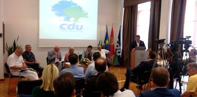 Panel Cdu o turizmu privukao stručnjake i predstavnike stranaka vlasti i opozicije Panel Cdu o turizmu privukao stručnjake i predstavnike stranaka vlasti i opozicije