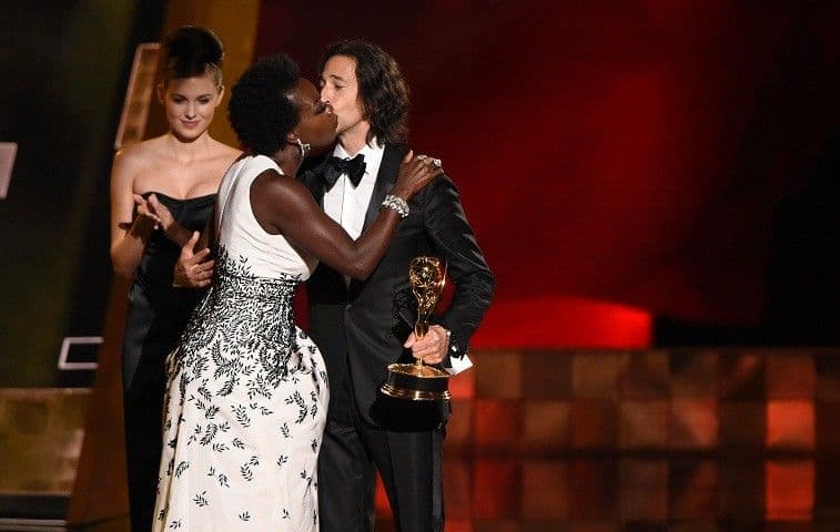 Emi prvi put dodijeljen crnoj glumici Emi prvi put dodijeljen crnoj glumici