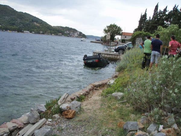 Sletio golfom u more Sletio golfom u more