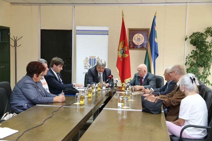 Uručena donacija JPU „Vukosava Ivanović-Mašanović“ i Savezu slijepih za Bar i Ulcinj Uručena donacija JPU „Vukosava Ivanović-Mašanović“ i Savezu slijepih za Bar i Ulcinj