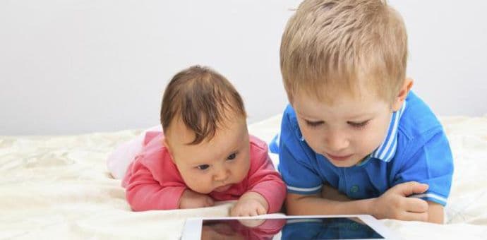 Davanje pametnih uređaja djeci je kao igranje ”ruskog ruleta” Davanje pametnih uređaja djeci je kao igranje ”ruskog ruleta”