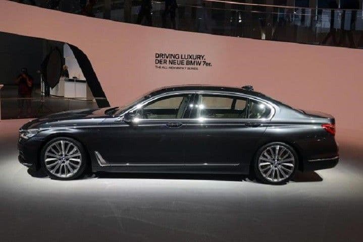 ČUDO TEHNIKE: BMW 7 zablistao u Frankfurtu ČUDO TEHNIKE: BMW 7 zablistao u Frankfurtu