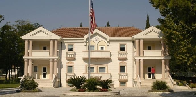 Ambasada SAD-a upozorila svoje državljane: Mogući sukobi tokom nedjeljnih protesta Ambasada SAD-a upozorila svoje državljane: Mogući sukobi tokom nedjeljnih protesta