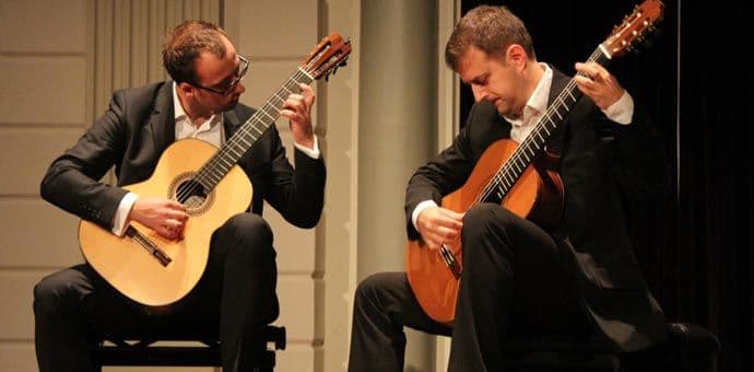 Ovacije za Crnogorski gitaristički duo u Amsterdamu Ovacije za Crnogorski gitaristički duo u Amsterdamu