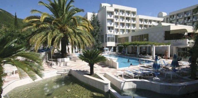 Nikola Peković dograđuje sprat na ,,Mediteranu“ Nikola Peković dograđuje sprat na ,,Mediteranu“