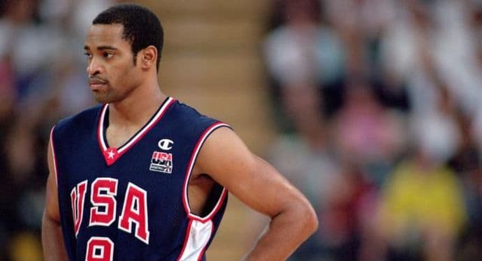 VIDEO: Prije 15 godina zakucao preko čovjeka od 218 cm VIDEO: Prije 15 godina zakucao preko čovjeka od 218 cm