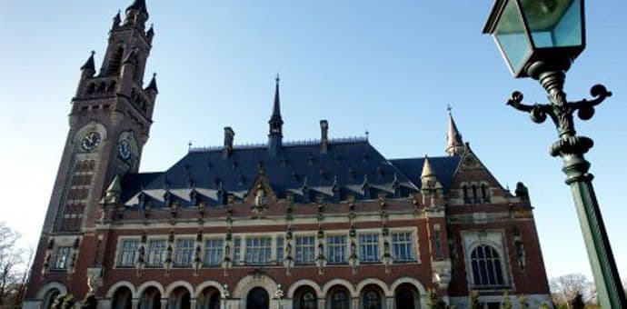 Osumnjičeni za uništavanje mauzoleja u Timbuktuu prebačen u Hag Osumnjičeni za uništavanje mauzoleja u Timbuktuu prebačen u Hag