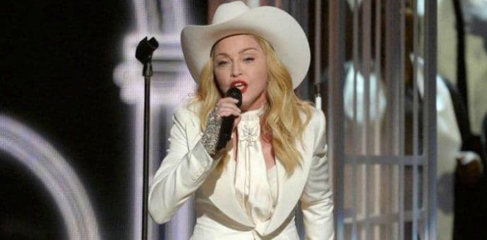 Madona nastupa na Evroviziji Madona nastupa na Evroviziji