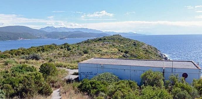 Niče šatorski grad na Prevlaci zbog migranata koji će stići preko Crne Gore Niče šatorski grad na Prevlaci zbog migranata koji će stići preko Crne Gore