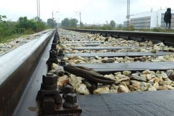 Prevrnuo se voz, željeznički saobraćaj u prekidu