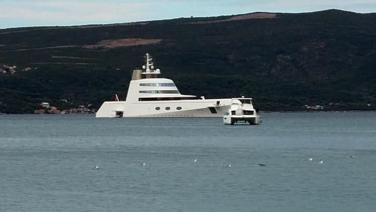 Meljničenkova luksuzna jahta u Tivtu Meljničenkova luksuzna jahta u Tivtu