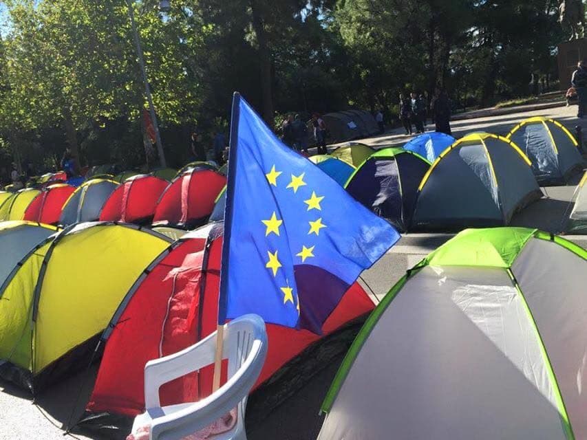 Iz DF-a poručili: Ostajemo do Nikoljdana ako treba Iz DF-a poručili: Ostajemo do Nikoljdana ako treba