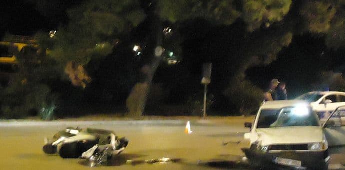 BAR: Motor udario u auto, nema životno ugroženih BAR: Motor udario u auto, nema životno ugroženih