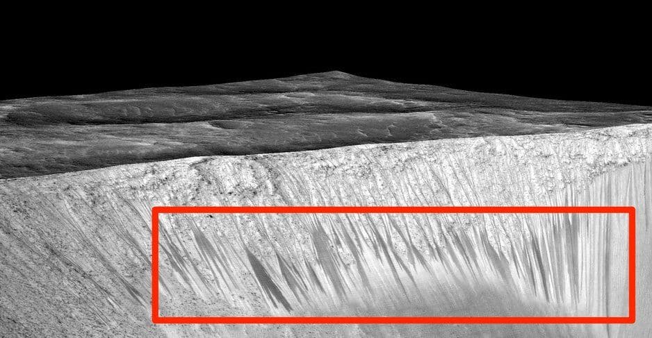 NASA objavila fotografije vode na Marsu (FOTO) NASA objavila fotografije vode na Marsu (FOTO)