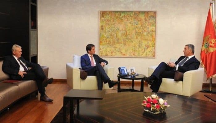 Čvrsto posvećeni ostvarivanju stratreških ciljeva Vlade, posebno u poglavljima 23 i 24 Čvrsto posvećeni ostvarivanju stratreških ciljeva Vlade, posebno u poglavljima 23 i 24