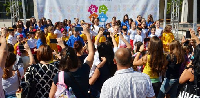 Učenici promovisali inkluzivno obrazovanje u sedam gradova Jugoistočne Evrope Učenici promovisali inkluzivno obrazovanje u sedam gradova Jugoistočne Evrope