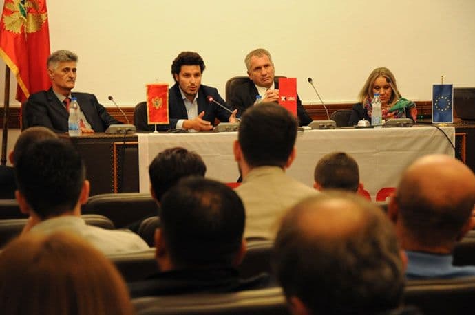 Rakčević: Crna Gora aktuelnu vlast ne može preživjeti Rakčević: Crna Gora aktuelnu vlast ne može preživjeti