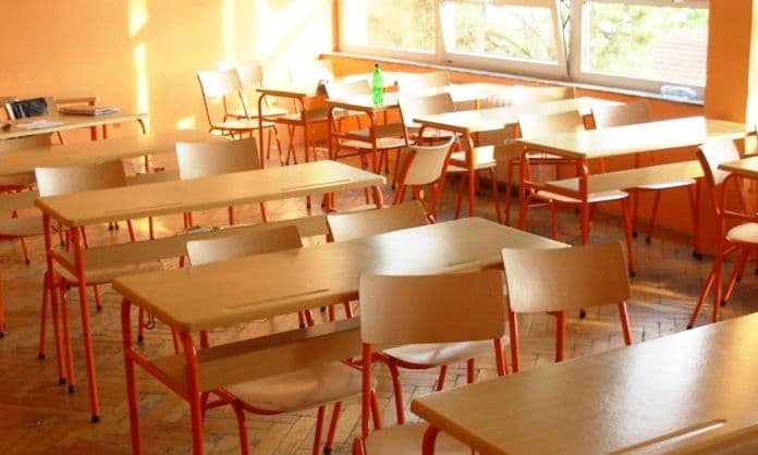 Sindikat: Profesija prosvjetnog radnika neadekvatno vrednovana Sindikat: Profesija prosvjetnog radnika neadekvatno vrednovana