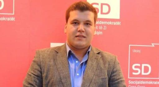 Arber Haxhibrahimi koordinator Inicijativnog odbora omladine SD Ulcinj Arber Haxhibrahimi koordinator Inicijativnog odbora omladine SD Ulcinj