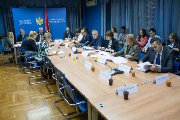 Zakonodavni odbor bez opozicionara podržao izmjenu odluke Zakonodavni odbor bez opozicionara podržao izmjenu odluke