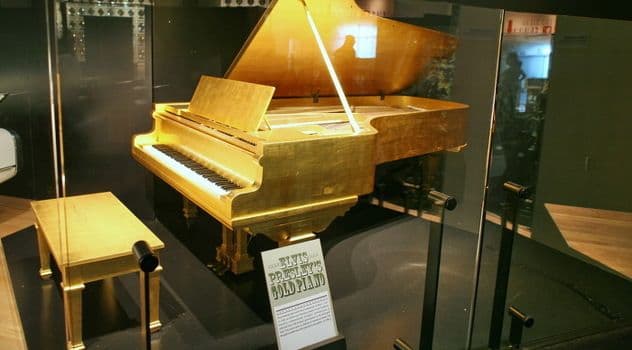 Prodaje se klavir Elvisa Prislija, početna cijena 446.000 eura Prodaje se klavir Elvisa Prislija, početna cijena 446.000 eura