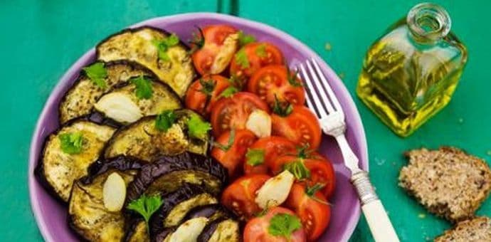 Zdrava salata od patlidžana za početak jeseni (VEGE) Zdrava salata od patlidžana za početak jeseni (VEGE)