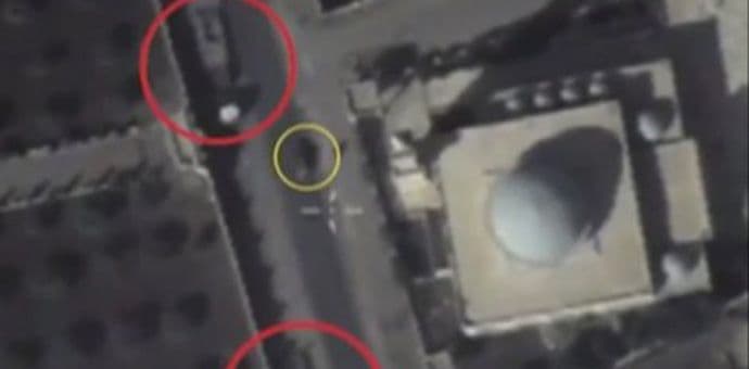 Džihadisti postavljaju oklopna vozila pored džamija jer znaju da ih Rusi neće gađati Džihadisti postavljaju oklopna vozila pored džamija jer znaju da ih Rusi neće gađati