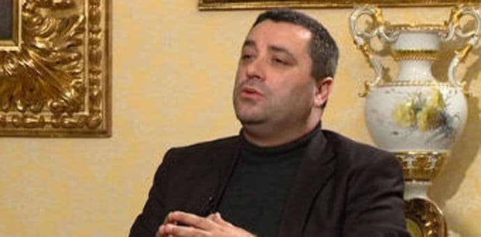 ADŽIĆ: Neozbiljnost, vulgarna retorika i Potemkinova sela protesta Demokratskog fronta ADŽIĆ: Neozbiljnost, vulgarna retorika i Potemkinova sela protesta Demokratskog fronta