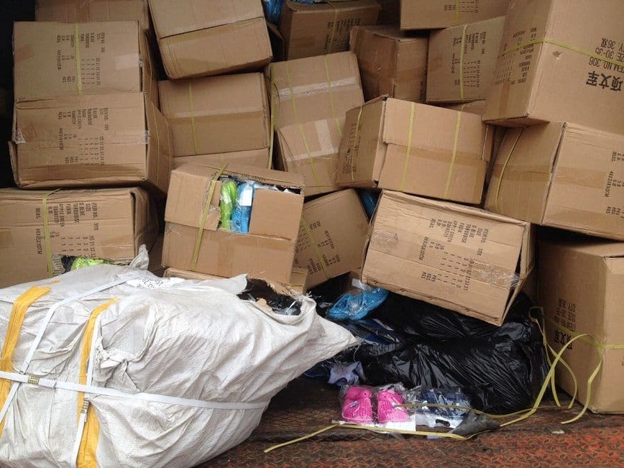 UC: Uništeno oko 10.000 komada patika, sportskih torbi, dječijih igračaka UC: Uništeno oko 10.000 komada patika, sportskih torbi, dječijih igračaka