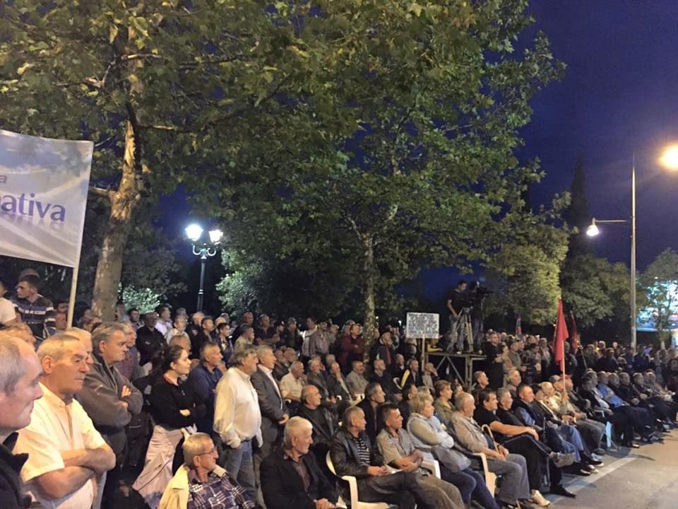 Jušković čestito Putinu rođendan, demonstranti skandirali ruskom predsjedniku Jušković čestito Putinu rođendan, demonstranti skandirali ruskom predsjedniku