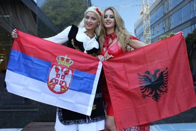 Fotografija koja je "zapalila" Balkan: Njih dvije će utakmicu gledati u prijateljskoj atmosferi Fotografija koja je "zapalila" Balkan: Njih dvije će utakmicu gledati u prijateljskoj atmosferi