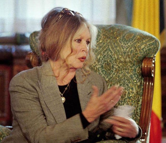 Brižit Bardo traži pomilovanje za koze od Olanda Brižit Bardo traži pomilovanje za koze od Olanda