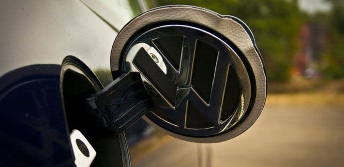 Uprkos skandalu sa emisijom štetnih gasova: Akcije Folksvagena skočile više od osam odsto Uprkos skandalu sa emisijom štetnih gasova: Akcije Folksvagena skočile više od osam odsto