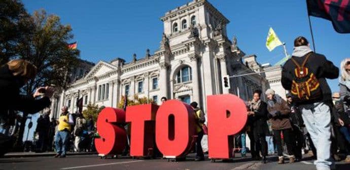 Njemci protestuju zbog trgovinskog sporazuma EU i SAD-a Njemci protestuju zbog trgovinskog sporazuma EU i SAD-a