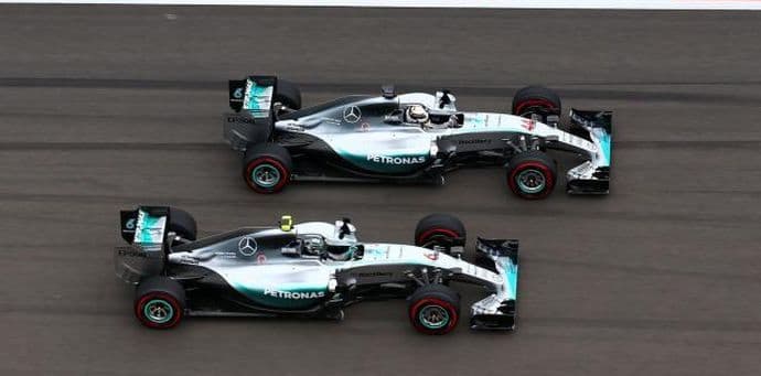 Kazna Raikonenu donijela titulu Mercedesu Kazna Raikonenu donijela titulu Mercedesu