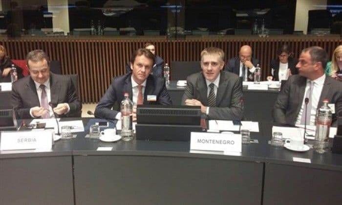 Pomoći državama pogođenim izbjegličkom krizom  Pomoći državama pogođenim izbjegličkom krizom