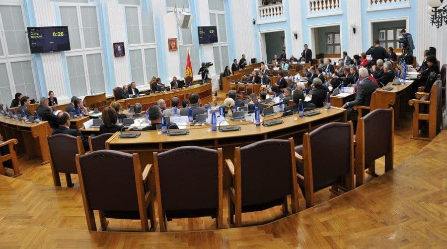 Sjednici prisustvovala samo Pozitivna Sjednici prisustvovala samo Pozitivna